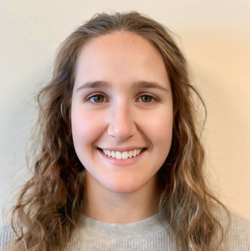 Leah Bridge headshot