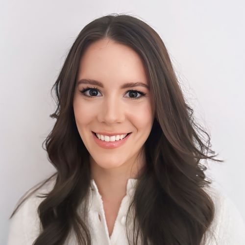 Headshot of Julia Kallis